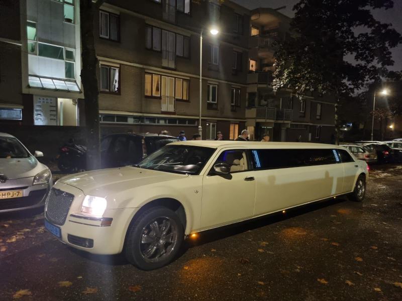 Limousine Chrysler wit - Luxe limousine