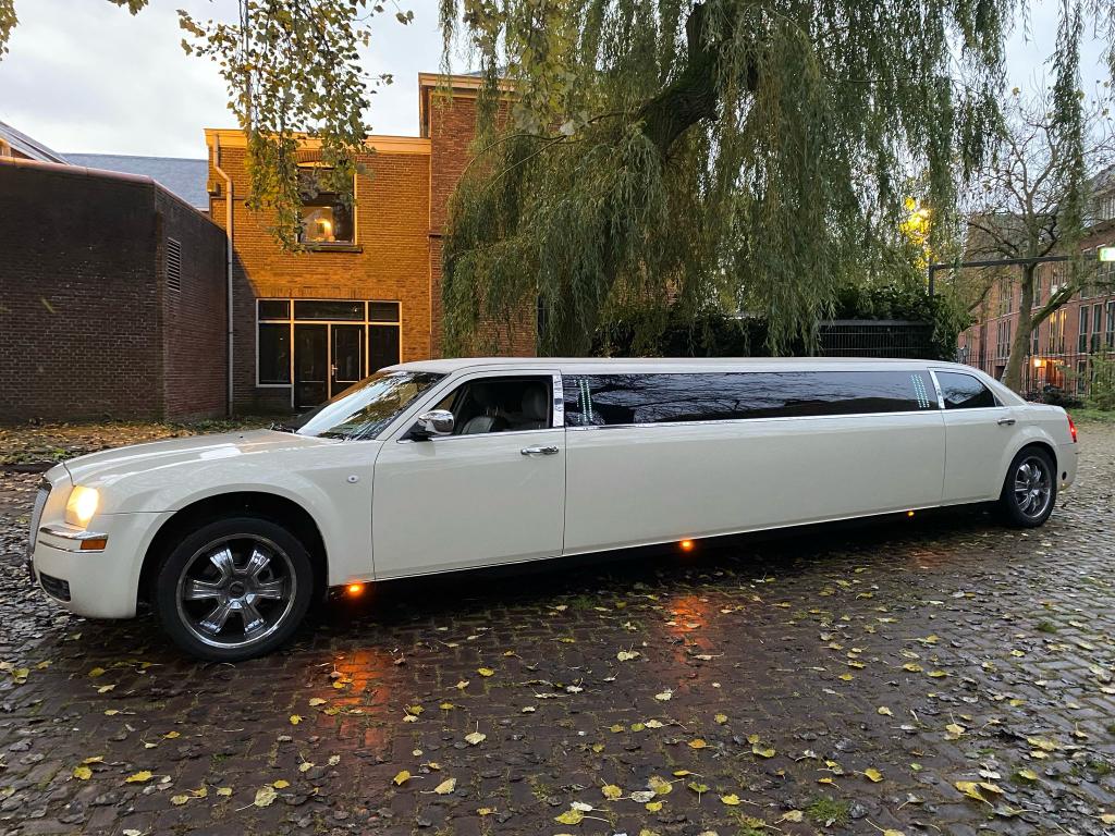 Luxe limousine - Limousine Chrysler wit