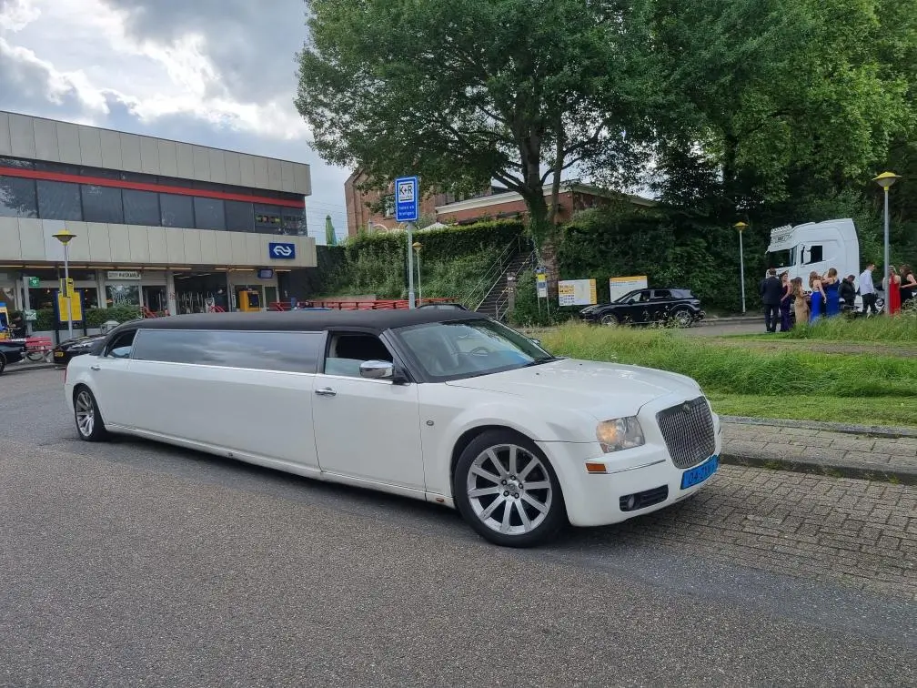 Chrysler Tuxedo limousine wit - Luxe limousine