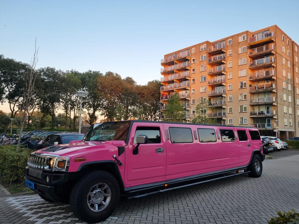 Hummer H2 limousine roze