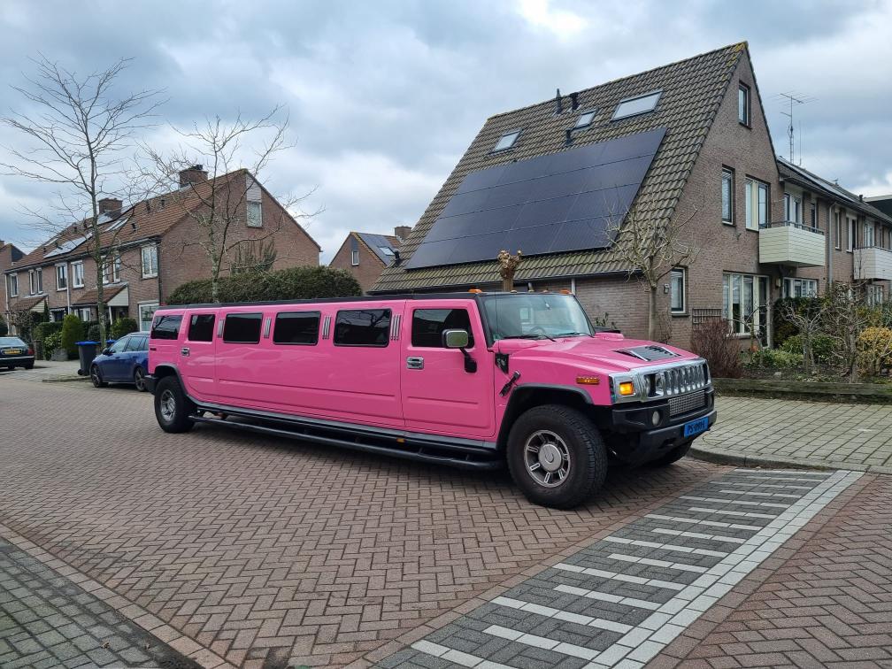 Hummer H2 limousine roze