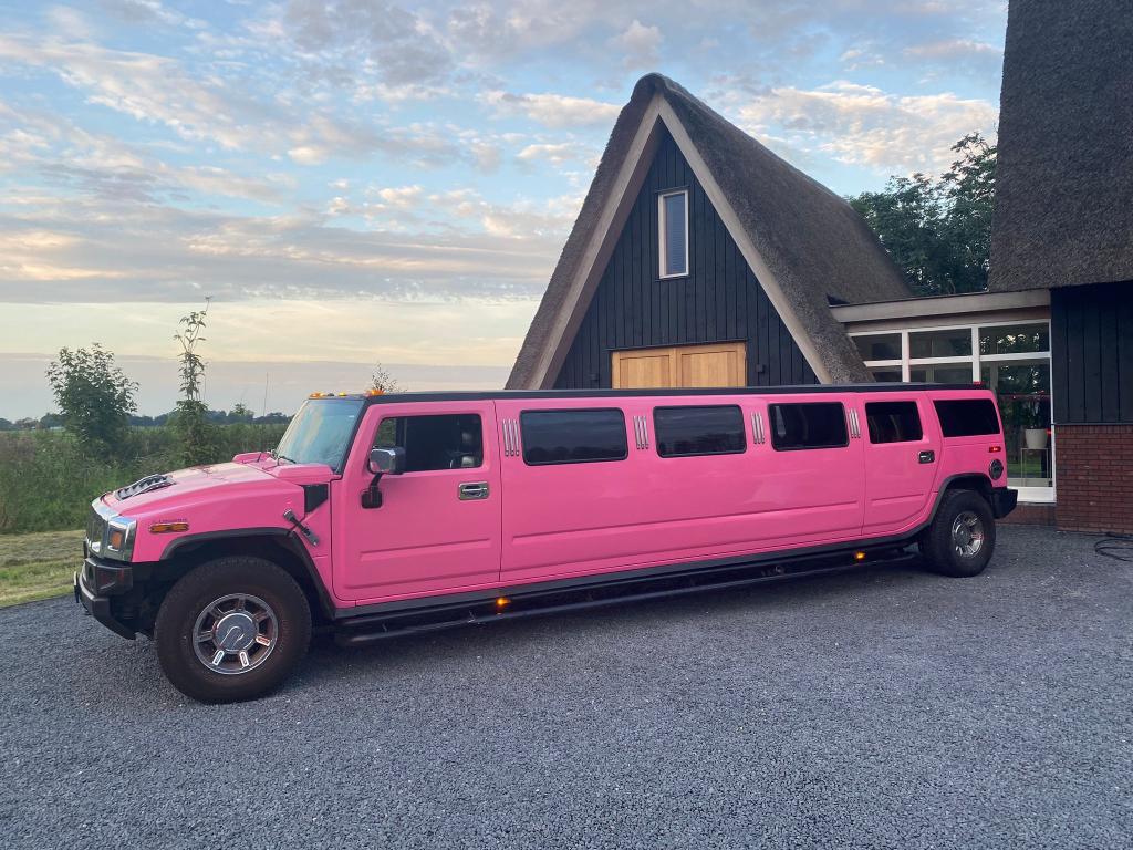 Hummer H2 limousine roze