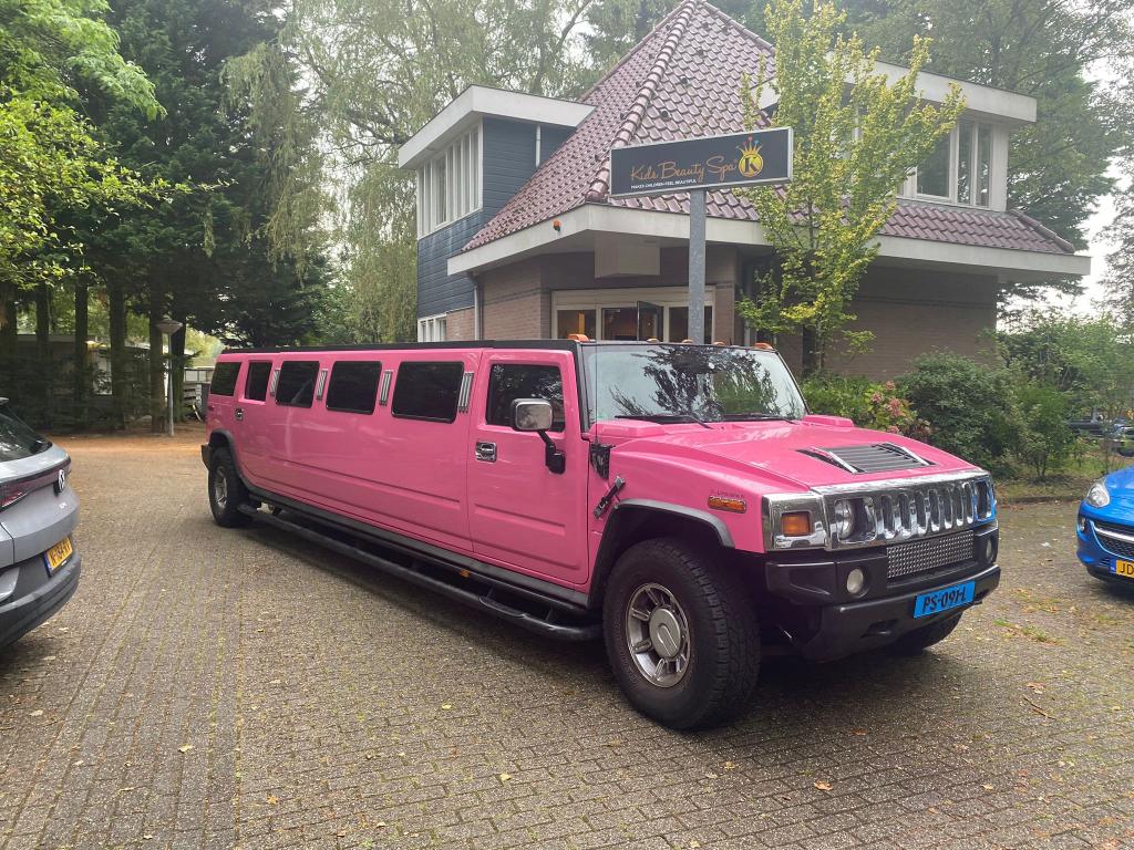 Hummer H2 limousine roze