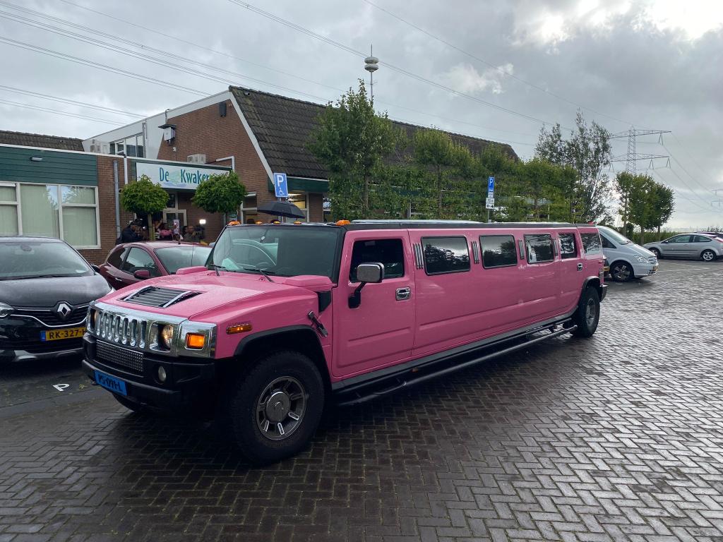 Hummer H2 limousine roze