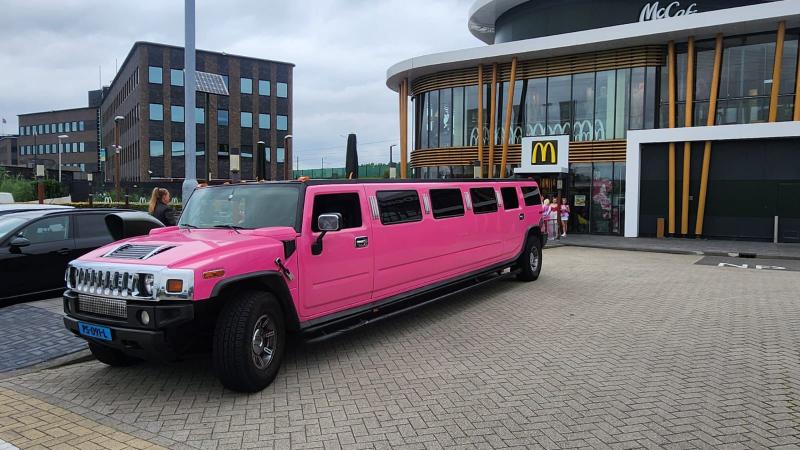 Hummer H2 limousine roze