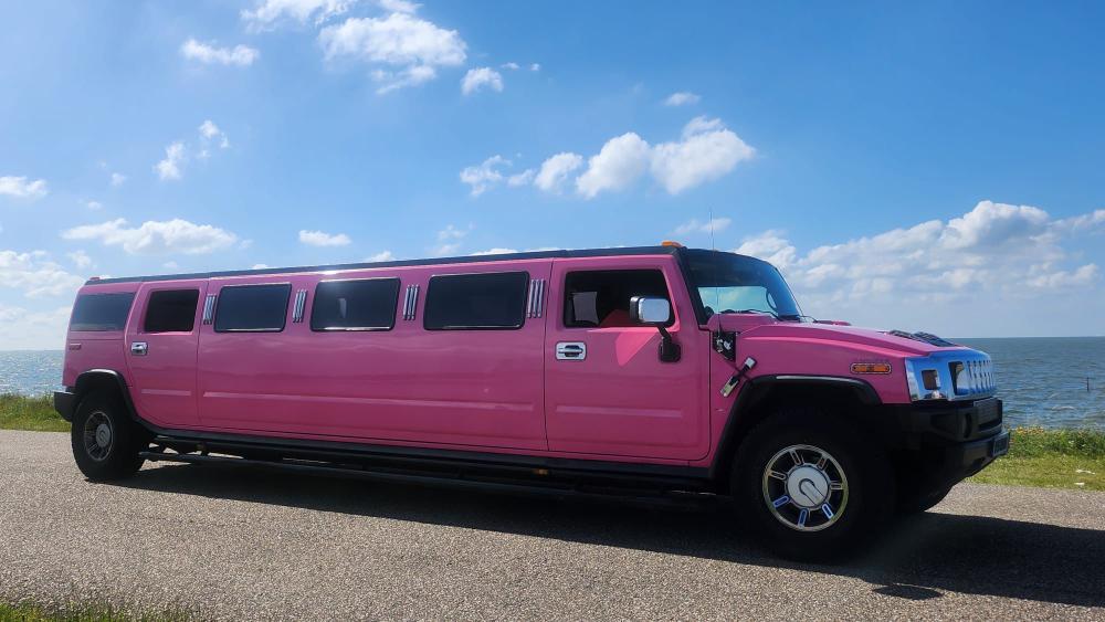 Hummer H2 limousine Huren roze - Limousine huren Tilburg