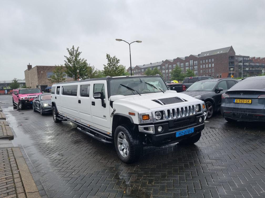 Hummer H2 limousine wit