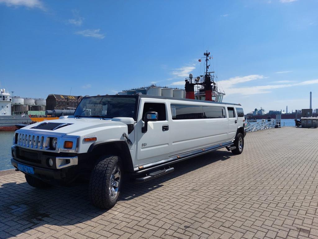 Hummer H2 limousine wit