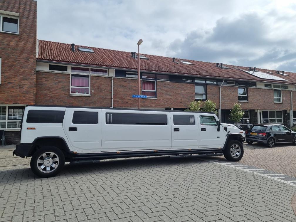 Hummer H2 limousine wit