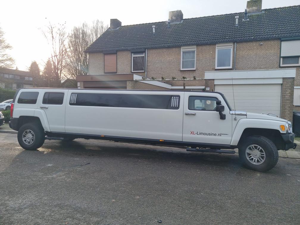 Hummer H3 Limousine wit - Luxe Limousine - Limousine huren Haarlem