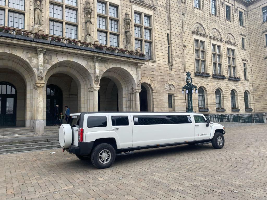 Hummer H3 Limousine huren wit - Luxe Limousine - Afbeeldingen