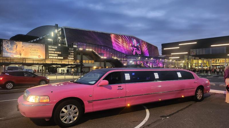 Lincoln Limousine roze - Luxe Limousine met Chauffeur