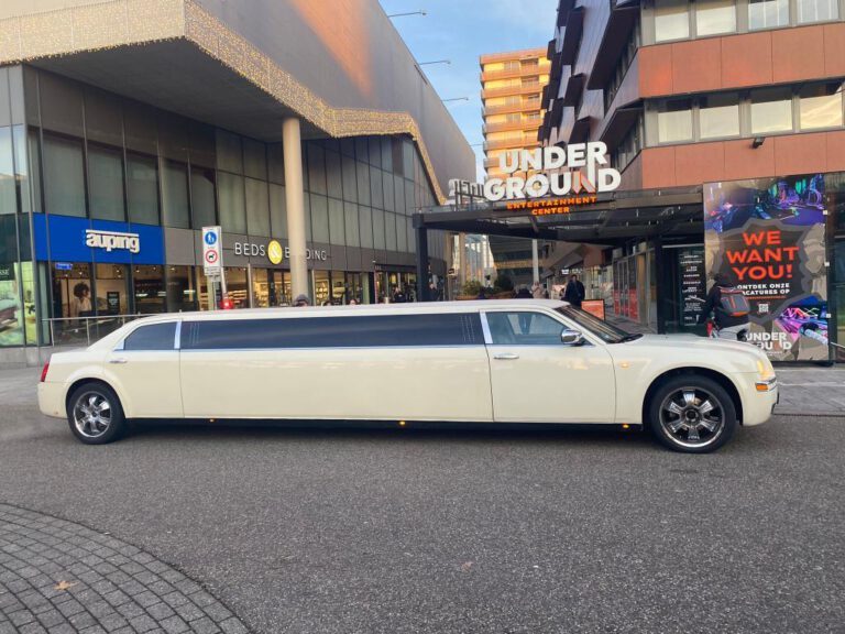 Lincoln limousine huren - luxe limousine - Limousine huren Tilburg